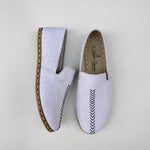 Kadın beyaz hakiki deri el yapımı yemeni ayakkabı - profil ve iç taban detayı