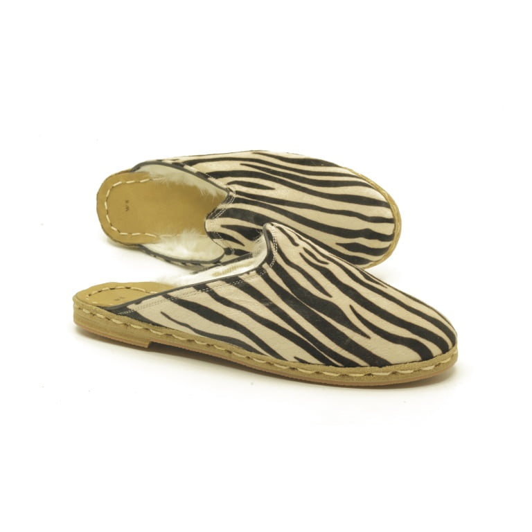 İçi Toskana Kürklü Düz Siyah Beyaz Zebra Desenli Dana Derisi El Dikişli Kapalı Erkek Terlik - Görsel 3